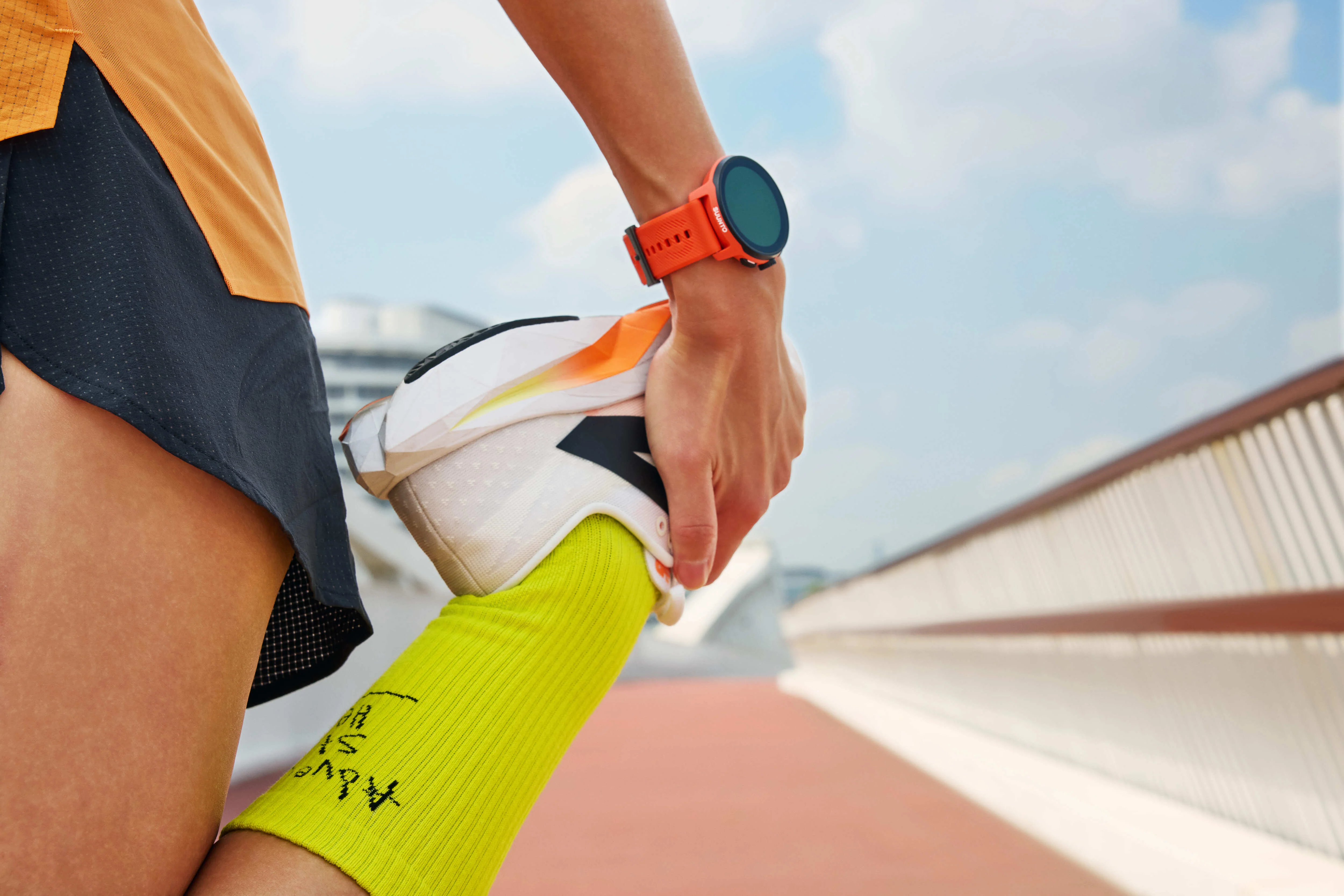 Suunto 22mm Athletic 6 Silicone Strap Coral Orange S+M - Image 4