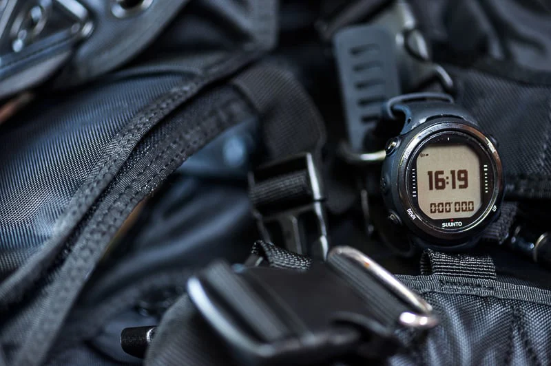 SUUNTO D4I NOVO BLACK-USB cable and extension strap included - Image 5