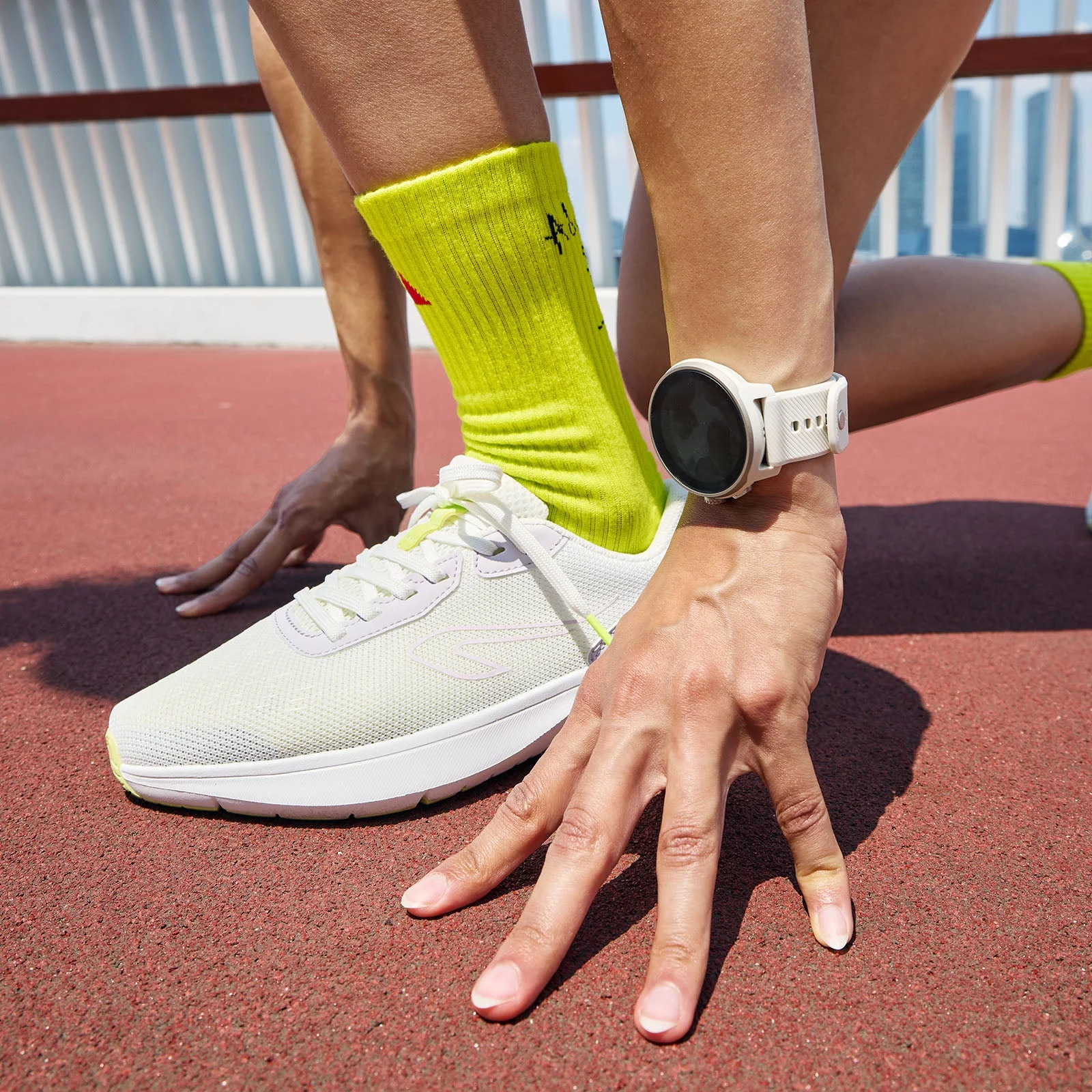 Suunto Run Frost Gray with Silicone Strap - Image 7